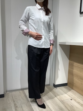 「アイテム（ビジネスシャツ）」を使った、TOKYO SHIRTS OUTLET 福岡マリノアシティ店さん（レディース・164cm）の冬コーディネート