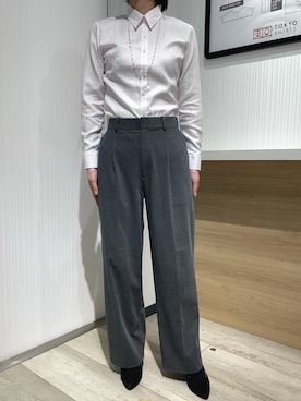 「アイテム（ビジネスシャツ）」を使った、TOKYO SHIRTS OUTLET 福岡マリノアシティ店さん（レディース・164cm）の春コーディネート