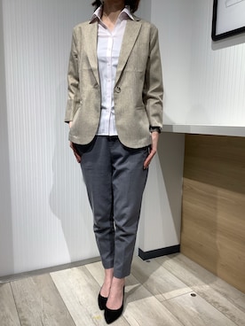「アイテム（ビジネスシャツ）」を使った、TOKYO SHIRTS OUTLET 福岡マリノアシティ店さん（レディース・164cm）の春コーディネート