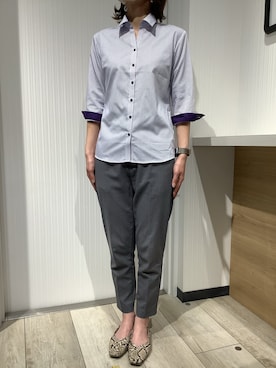 「アイテム（ビジネスシャツ）」を使った、TOKYO SHIRTS OUTLET 福岡マリノアシティ店さん（レディース・164cm）の春コーディネート