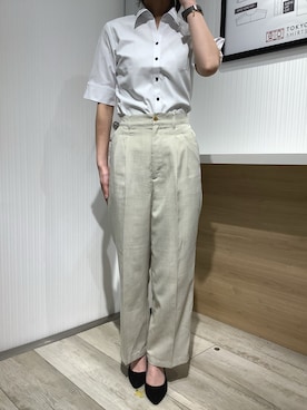 「アイテム（ビジネスシャツ）」を使った、TOKYO SHIRTS OUTLET 福岡マリノアシティ店さん（レディース・164cm）の春コーディネート