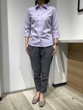 「アイテム（ビジネスシャツ）」を使った、TOKYO SHIRTS OUTLET 福岡マリノアシティ店さん（レディース・164cm）の春コーディネート