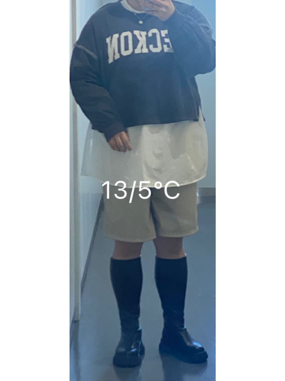 「しまむらのアイテム（スウェット、パープル系）」を使った、naomiさん（レディース・158cm）の冬コーディネートの1枚目の写真