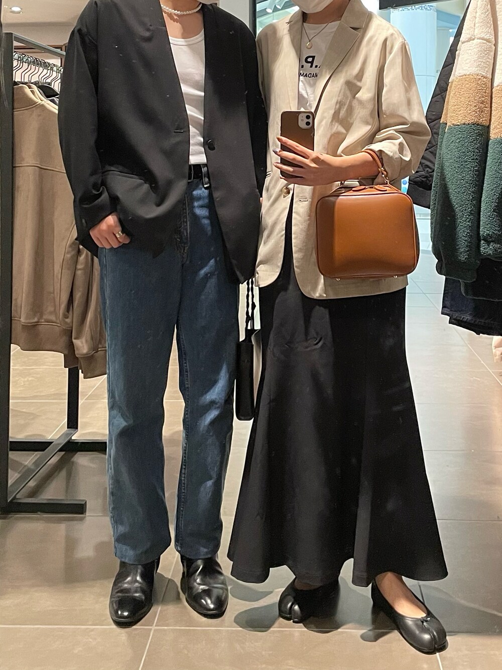 「カップルコーデ、カップル、デート、デートスタイル（WOMEN）、デートスタイル（MEN）、ジャケット、APC、Maison Margiela、powantolune、Tシャツ、足袋バレエ、足袋、マーメイドスカート、マーメイド、mystic」｜「mysticのテーラードジャケット（テーラードジャケット、ベージュ系）」を使った、ayakaさん（レディース・164cm）の秋コーディネートの1枚目の写真