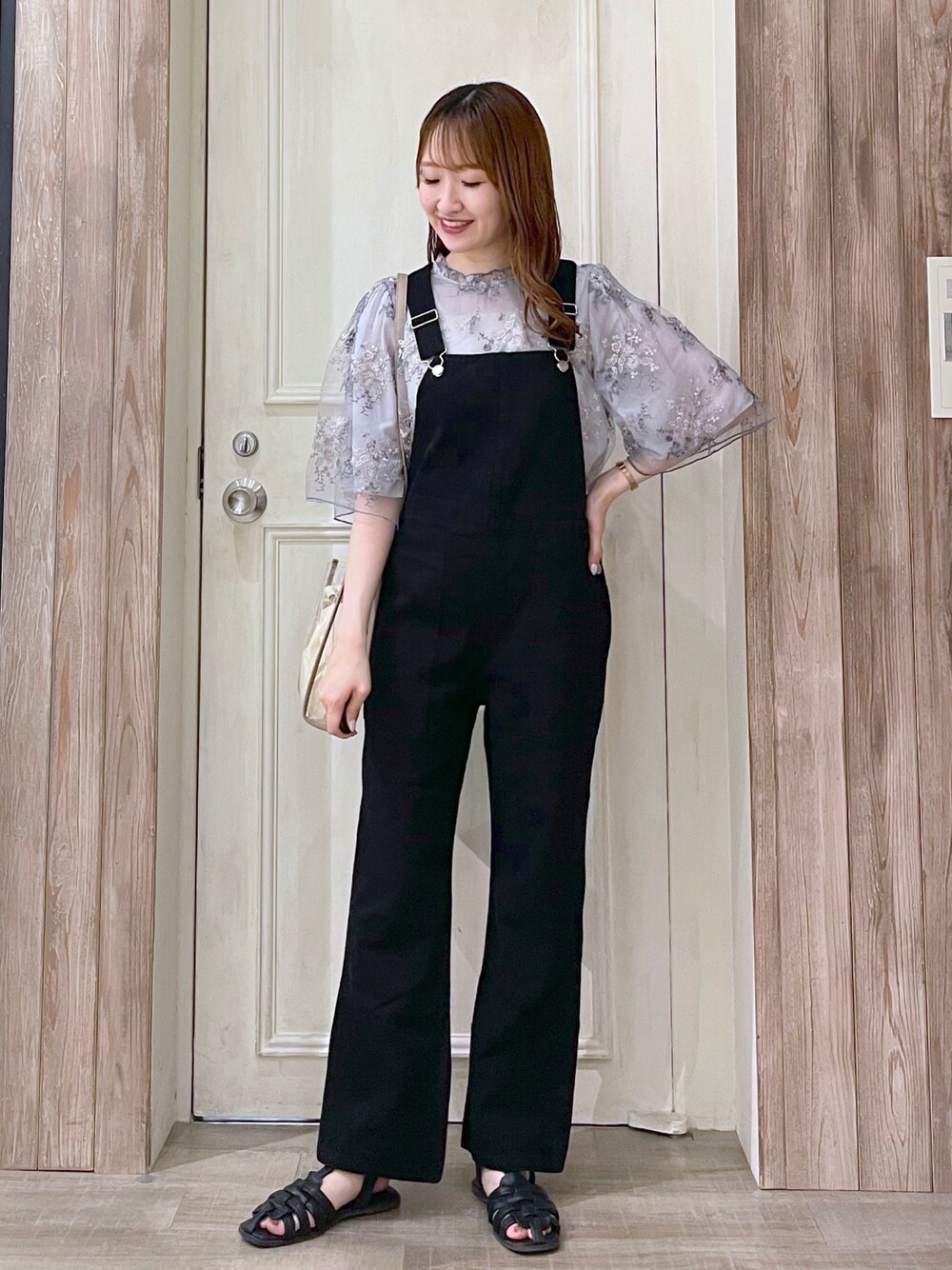 フローラルレース刺繍五分袖ブラウス 269706を使った人気ファッション