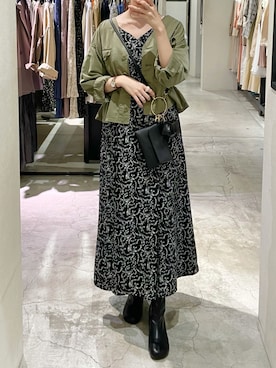 「スクエアトゥ」｜「アイテム（ミリタリージャケット）」を使った、ひ　な　たさん（レディース・160cm）の秋コーディネート