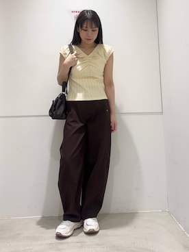 「SENSE OF PLACE by URBAN RESEARCH(センスオブプレイスバイアーバンリサーチ)のギャザーネックカットトップ(Tシャツ/カットソー、イエロー系)」を使った、はつねさん(レディース・159cm)の春コーディネート