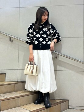 「SENSE OF PLACE by URBAN RESEARCH（センスオブプレイスバイアーバンリサーチ）のフラワージャガードカーディガン（カーディガン/ボレロ）」を使った、はつねさん（レディース・159cm）の冬コーディネート