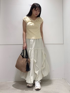 「SENSE OF PLACE by URBAN RESEARCH(センスオブプレイスバイアーバンリサーチ)のギャザーネックカットトップ(Tシャツ/カットソー、イエロー系)」を使った、はつねさん(レディース・159cm)の春コーディネート