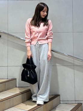 「アイテム（カーディガン/ボレロ、ピンク系）」を使った、はつねさん（レディース・159cm）の秋コーディネート