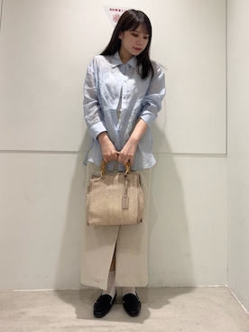 「SENSE OF PLACE by URBAN RESEARCH(センスオブプレイスバイアーバンリサーチ)のシシュウシアーシャツ(シャツ/ブラウス、ブルー系)」を使った、はつねさん(レディース・159cm)の春コーディネート