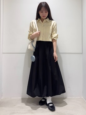 「SENSE OF PLACE by URBAN RESEARCH（センスオブプレイスバイアーバンリサーチ）のフラワーエンブロイダリークロップドシャツ（シャツ/ブラウス、ベージュ系）」を使った、はつねさん（レディース・159cm）の春コーディネート