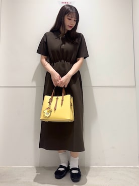 「SENSE OF PLACE by URBAN RESEARCH（センスオブプレイスバイアーバンリサーチ）の『洗濯可』フォルムニットワンピース（ワンピース、ブラウン系）」を使った、はつねさん（レディース・159cm）の春コーディネート