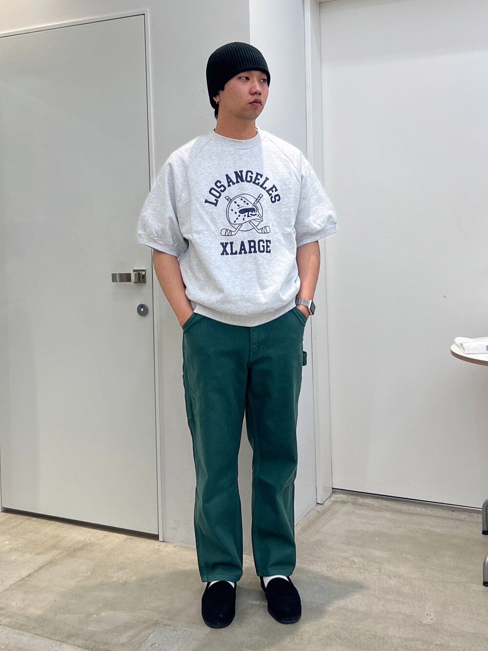 「XLARGE」｜「XLARGEのSINGLE BEANIE（ニットキャップ/ビーニー、グリーン系）」を使った、横南 丈さん（メンズ・175cm）の春コーディネートの1枚目の写真