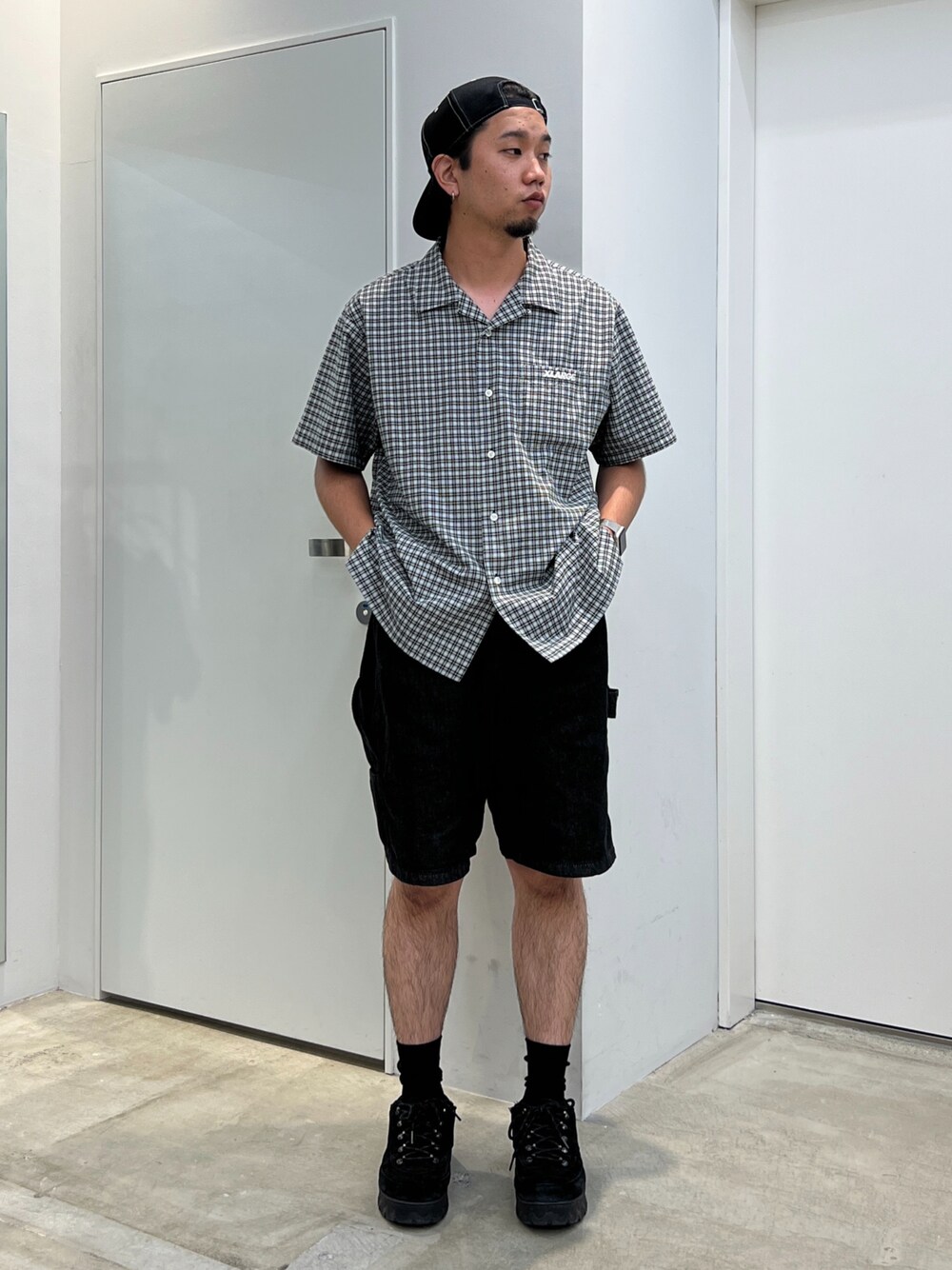 「XLARGE」｜「XLARGEのOVAL LOGO MESH CAP（キャップ、ブラック系）」を使った、横南 丈さん（メンズ・175cm）の夏コーディネートの1枚目の写真
