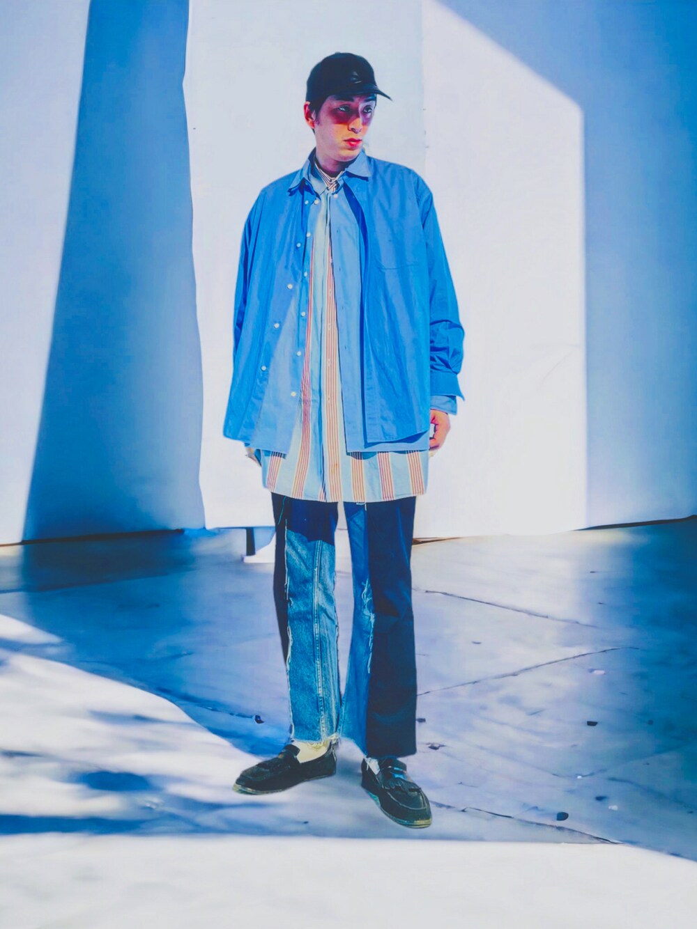 「春服デビュー宣言、レイヤードスタイル、重ね着、シャツスタイル、ストライプ、リメイク、マルジェラ、FREAK’Ｓ STORE、firsthand、ichiryumade、ブルー、o.w.leo、ootd、シャツ、春服みてみて」｜「ichiryu madeのアイテム（デニムパンツ、ブルー系）」を使った、OWL【アウル】さん（メンズ・185cm）の春コーディネートの1枚目の写真
