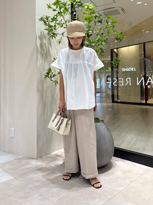 ピンタックレースブラウス