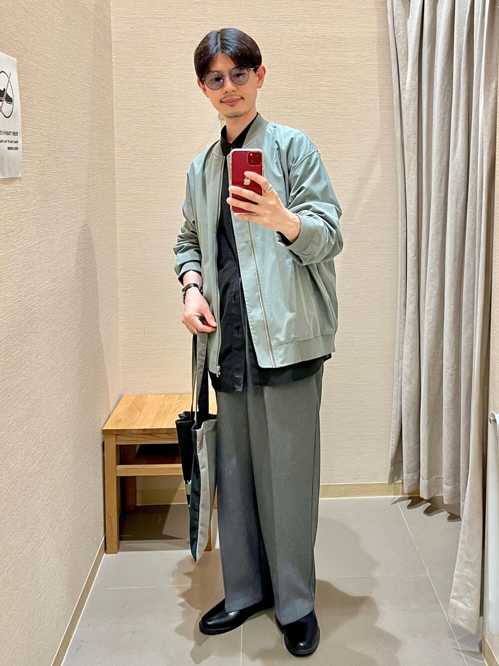 「URBAN RESEARCHのアイテム（ジャケット/アウター、グリーン系）」を使った、漸さん（メンズ・172cm）の春コーディネートの1枚目の写真