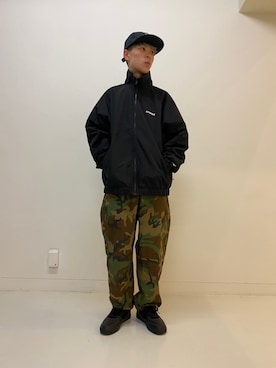 「カモフラパンツ」｜「アイテム（ブルゾン）」を使った、お！お！た！さん（メンズ・176cm）の春コーディネート