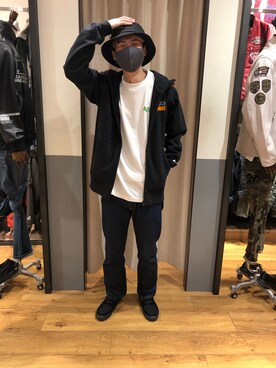 「AVIREX（アヴィレックス）のアイテム（スリッポン）」を使った、お！お！た！さん（メンズ・176cm）の夏コーディネート