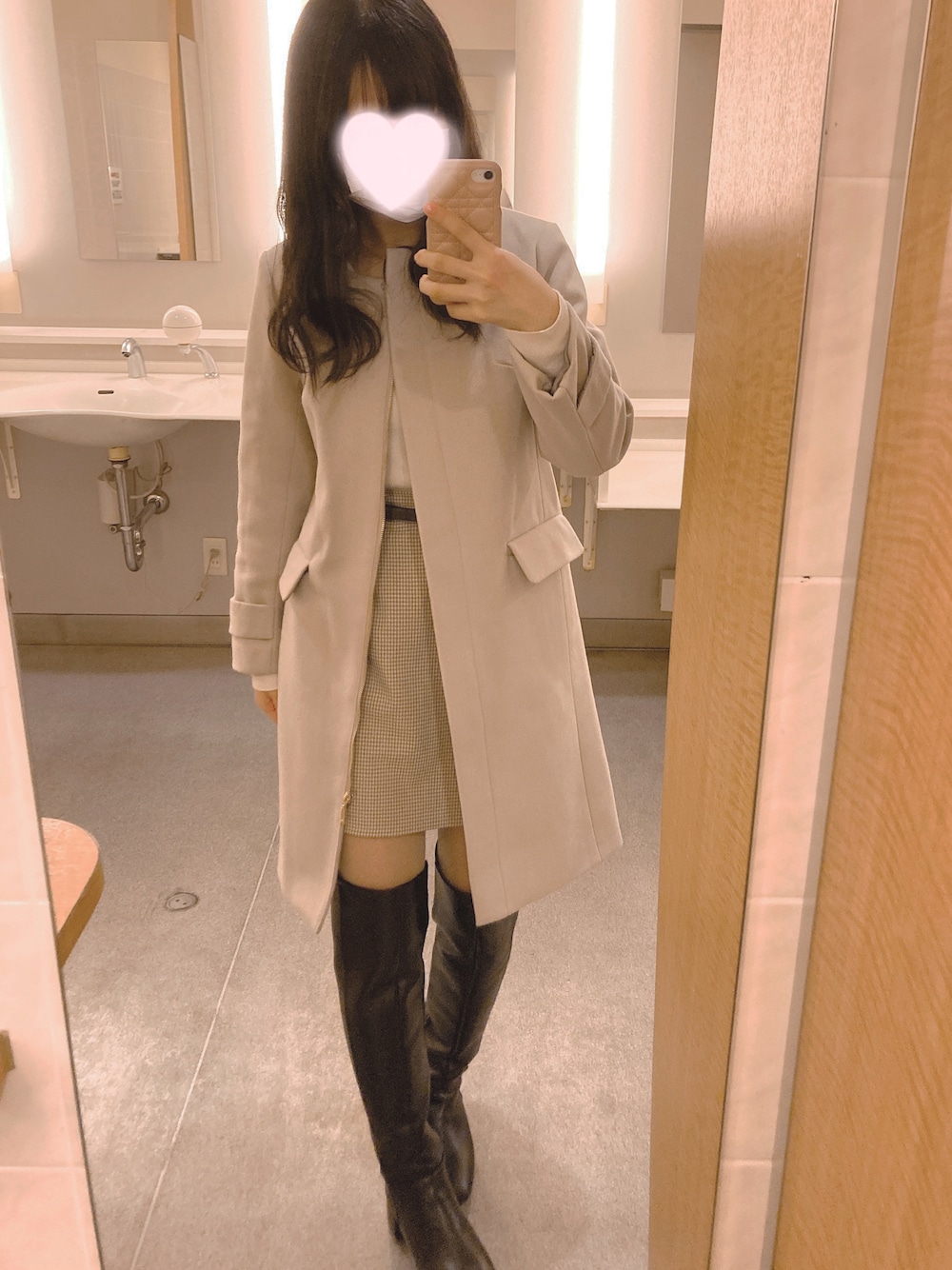 「オトナカジュアル、おしゃれさんと繋がりたい、冬、大人女子、スカートコーデ、コート、しまむら、デート、デートスタイル（WOMEN）、デートコーデ、量産型、大人ガーリー、大人かわいい、ロングブーツ、冬コーデ」｜「w closetのアイテム（ブーツ、ブラック系）」を使った、ちふみさん（レディース・157cm）の冬コーディネートの1枚目の写真