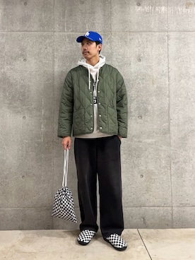 「アイテム（サンダル）」を使った、ハヤシさん（メンズ・183cm）の冬コーディネート