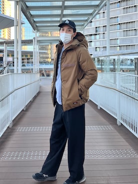 「アイテム（ダウンジャケット/コート、ベージュ系）」を使った、ハヤシさん（メンズ・183cm）の冬コーディネート