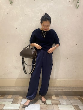 「サテンパンツ」｜「アイテム（ゴールド系）」を使った、nol takamiyaさん（レディース・161cm）の秋コーディネート