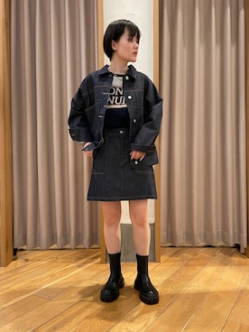「ロゴニット」｜「アイテム（デニムジャケット）」を使った、Motohashiさん（レディース・153cm）の春コーディネート