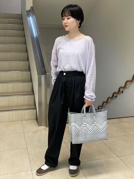 「アイテム（トートバッグ、シルバー系）」を使った、Motohashiさん（レディース・153cm）の春コーディネート