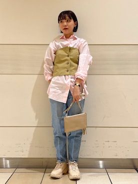 「アイテム（その他トップス）」を使った、新谷さん（レディース・157cm）の春コーディネート
