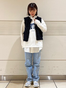 「アイテム（ベスト、ブルー系）」を使った、新谷さん（レディース・157cm）の冬コーディネート