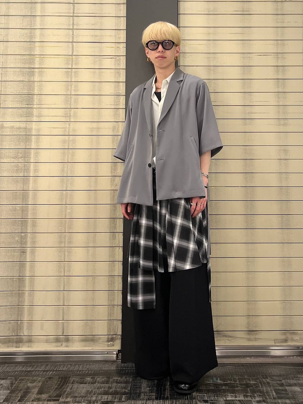 「きれいめ、韓国系、モード、シャツ、HARE」｜「HAREの【SET UP対応】TOROMIシャツSS（シャツ/ブラウス、ホワイト系）」を使った、てんまさん（メンズ・181cm）の春コーディネートの1枚目の写真