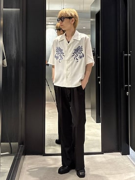 「HARE（ハレ）のリラックススリムパンツ(HARE)（スラックス、ブラック系）」を使った、てんまさん（メンズ・178cm）の春コーディネート