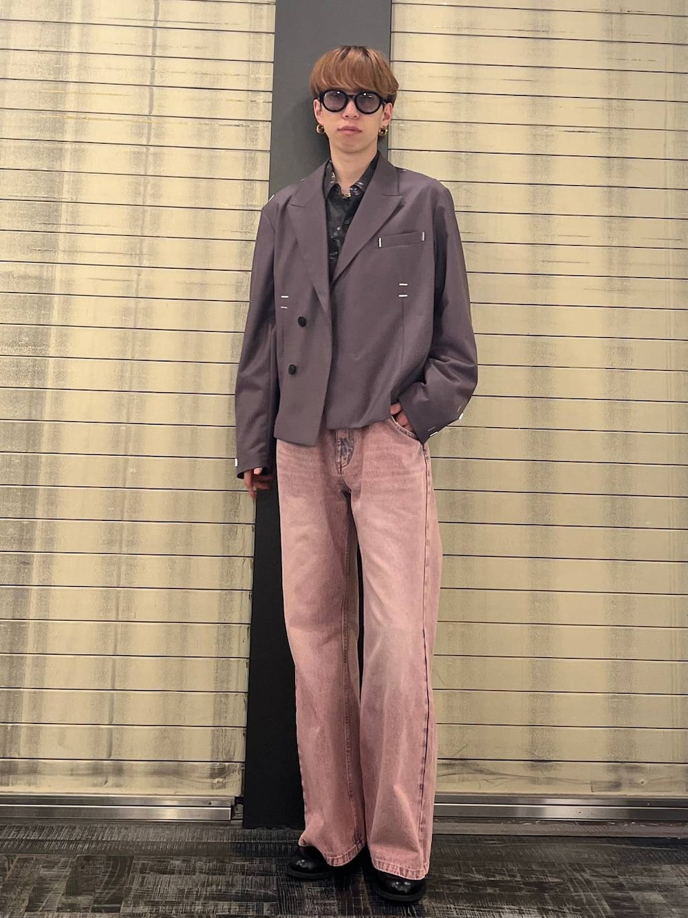 「きれいめ、韓国系、モード、シャツ、HARE」｜「HAREのTHE SHOES(HARE)（ドレスシューズ、ブラック系）」を使った、てんまさん（メンズ・181cm）の春コーディネートの1枚目の写真