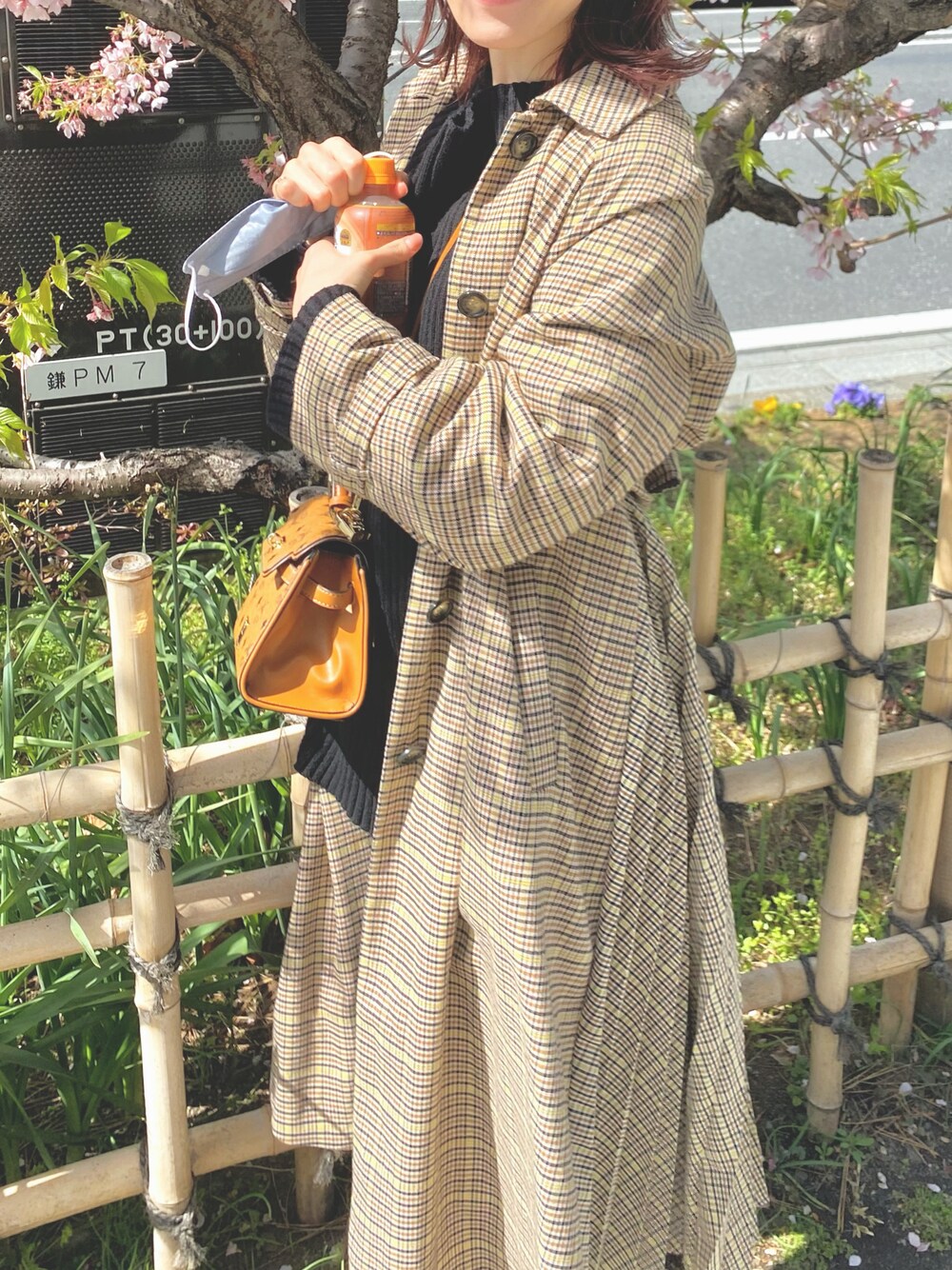 「休日スタイル、大人カジュアル、春カラー、お洒落さんとつながりたい、ゆるコーデ、お出かけコーデ、ピーコート、Mila Owen」｜「Mila Owenのアイテム（ピーコート、ブラウン系）」を使った、cocoさん（レディース・163cm）の春コーディネートの1枚目の写真