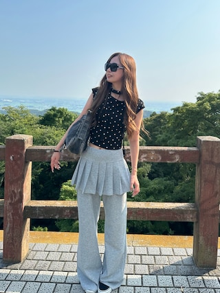 「HEIREN(ヘイレーン)のチョーカー付きドットドレープトップス(Tシャツ/カットソー)」を使った、きよさん(レディース・162cm)の夏コーディネート