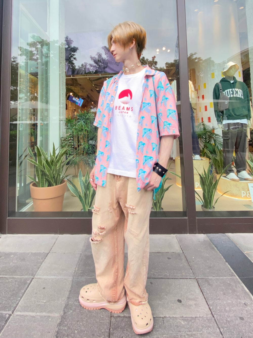 「devil666ishのアイテム（チョーカー、ホワイト系）」を使った、shoutatthedevilさん（メンズ・173cm）の秋コーディネートの1枚目の写真