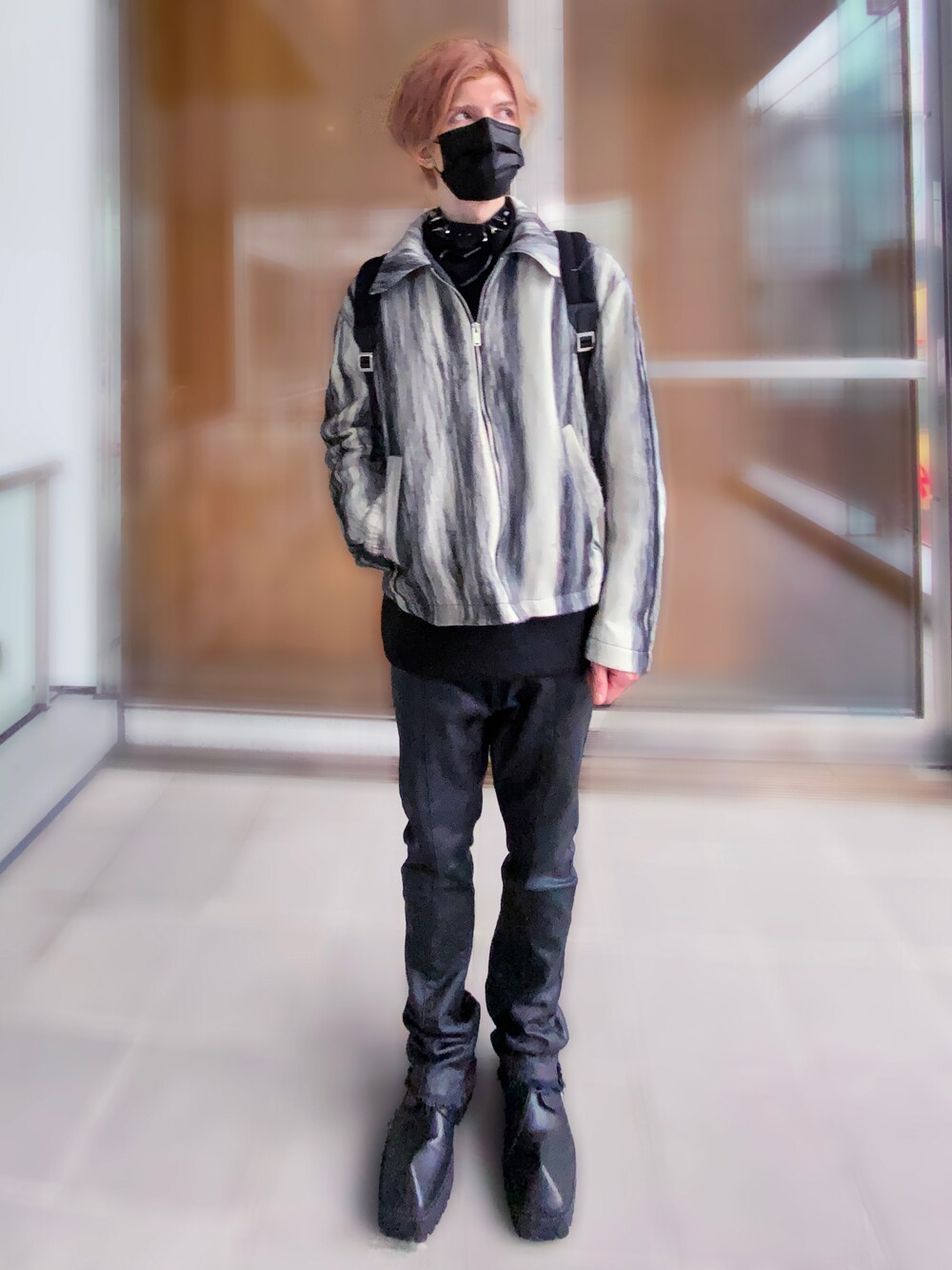 「devil666ishのアイテム（チョーカー、ブラック系）」を使った、shoutatthedevilさん（メンズ・173cm）の春コーディネートの1枚目の写真