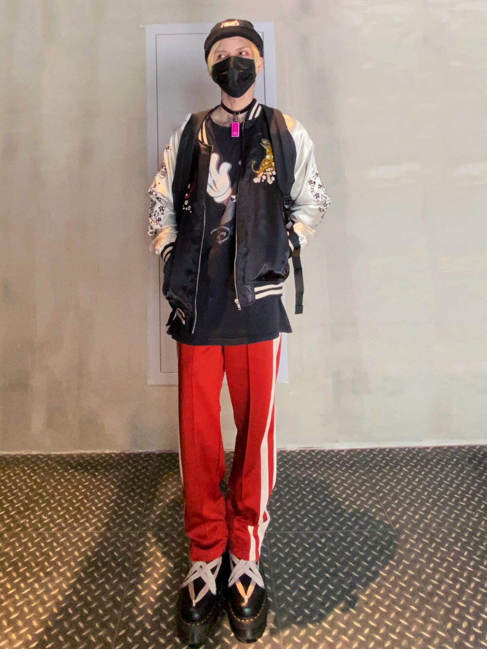 「niko and...のアイテム（キーホルダー、ピンク系）」を使った、shoutatthedevilさん（メンズ・173cm）の春コーディネートの1枚目の写真
