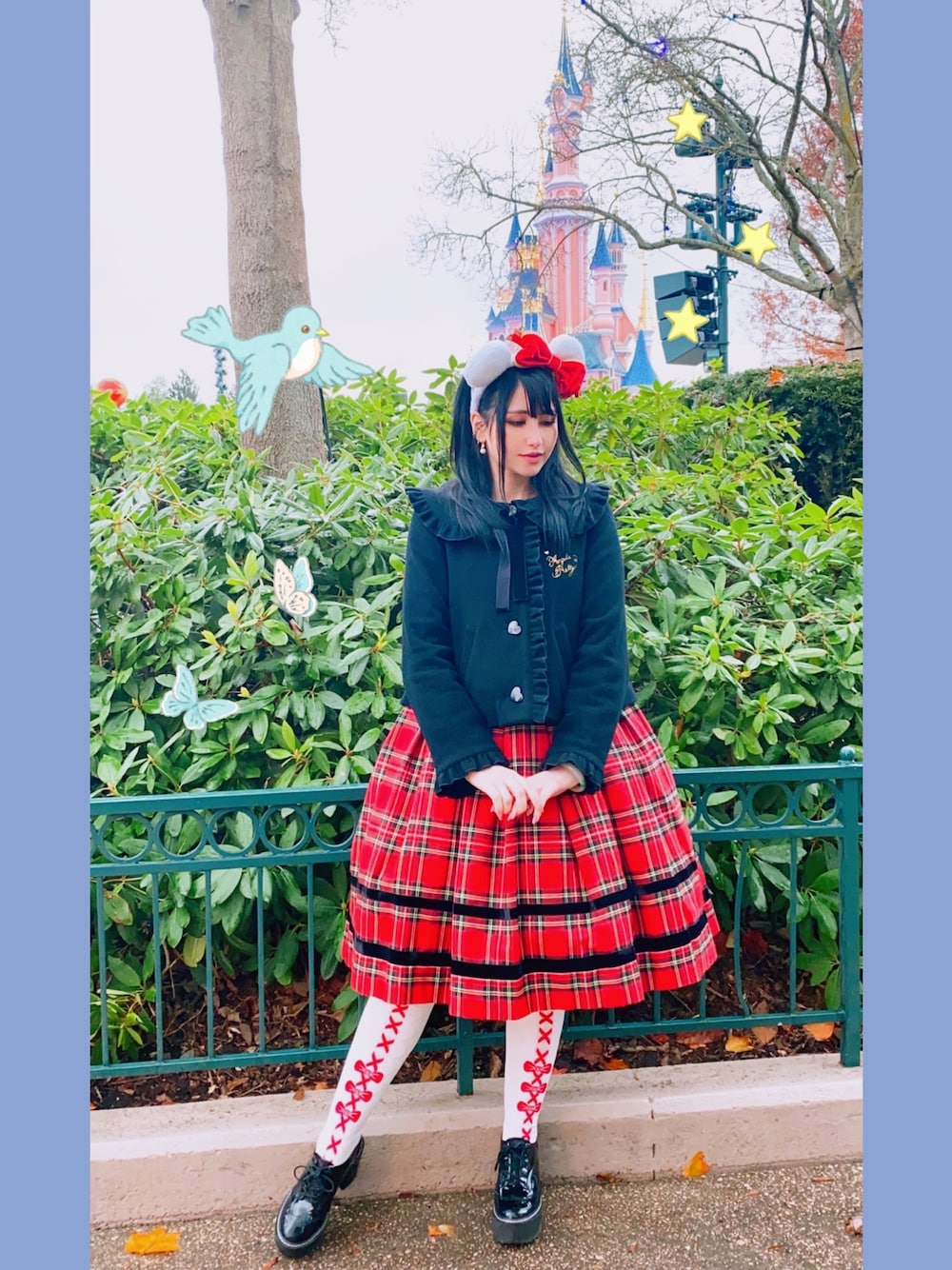 「クリスマスコーデ、Angelic Pretty、Disneyland、EATME、Vivienne Westwood、lolita、ロリィタ、ロリータ、ヴィヴィアンウエストウッド、ディズニーコーデ」｜「Angelic Prettyのアイテム（ワンピース、レッド系）」を使った、ファファさん（レディース・158cm）の冬コーディネートの1枚目の写真