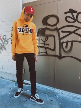 「yellow」｜「アイテム（キャップ）」を使った、mahsyianさん（メンズ・188cm）の冬コーディネート