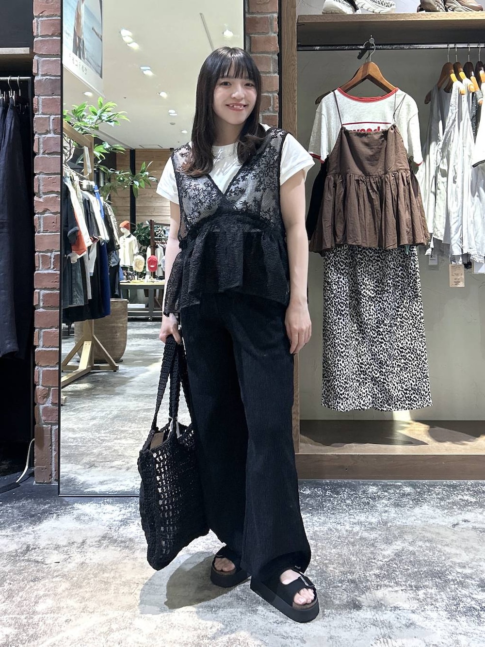 メッシュフラワーレース2WAYプルオーバーを使った人気ファッション