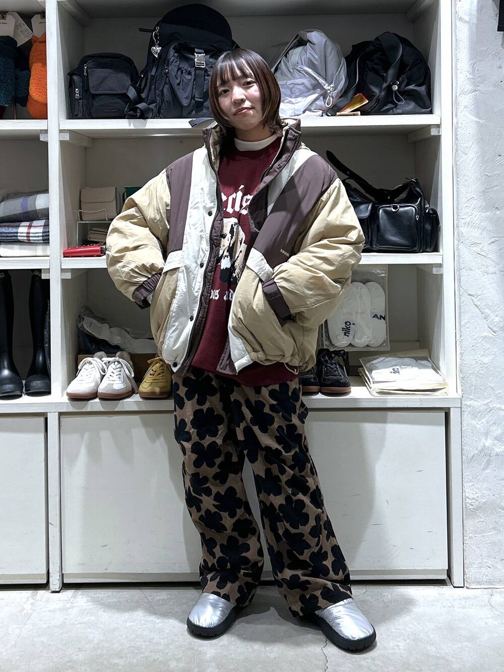「冬コーデ、ベーシック/シンプル、カジュアルコーデ、低身長、カジュアル、体型カバー、休日コーデ、デート/ロマンティック、楽ちんコーデ、女子会、ゆったり、niko and ...、ブルゾン、ニット、ウエストゴム」｜「niko and...のアライド配色ジャケット（その他アウター、ベージュ系）」を使った、h0peeekoさん（レディース・152cm）の冬コーディネートの1枚目の写真