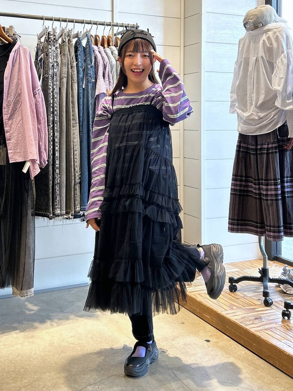 「低身長、カジュアル、体型カバー、休日コーデ、デート/ロマンティック、楽ちんコーデ、女子会、ゆったり、niko and ...、秋コーデ、Tシャツ、カラーマイスター_nikoand...、チュールスカート、ワンピース、ニット帽」｜「niko and...のCOLORマイスターロンTEE（Tシャツ/カットソー、パープル系）」を使った、h0peeekoさん（レディース・152cm）の秋コーディネートの1枚目の写真