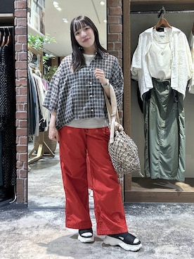 「niko and...（ニコアンド）のCOLORマイスターTシャツ（Tシャツ/カットソー、ベージュ系）」を使った、h0peeekoさん（レディース・152cm）の春コーディネート