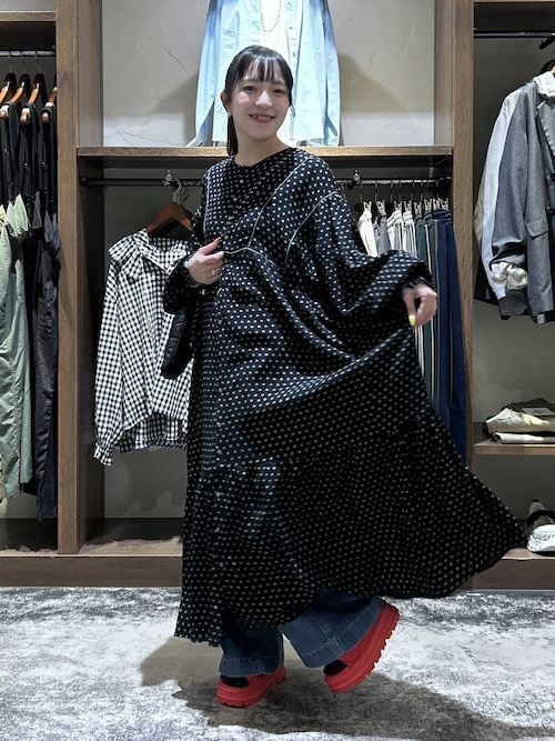 未使用品タグ付きアメリAmeri VINTAGEモノクロ幾何学模様 ワイドパンツ セール】MEDI BACK CUT OUT PANTS（その他パンツ）｜Ameri（アメリ）の