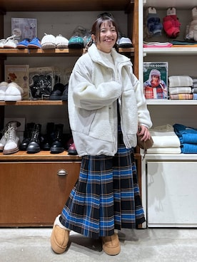 「アイテム（スリッポン、イエロー系）」を使った、h0peeekoさん（レディース・152cm）の秋コーディネート