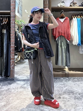 「niko and...（ニコアンド）のGardenタックプリントパンツ（その他パンツ、ベージュ系）」を使った、h0peeekoさん（レディース・152cm）の春コーディネート