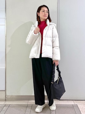 「オフホワイト」｜「アイテム（ダウンジャケット/コート）」を使った、toshicoさん（レディース・165cm）の冬コーディネート